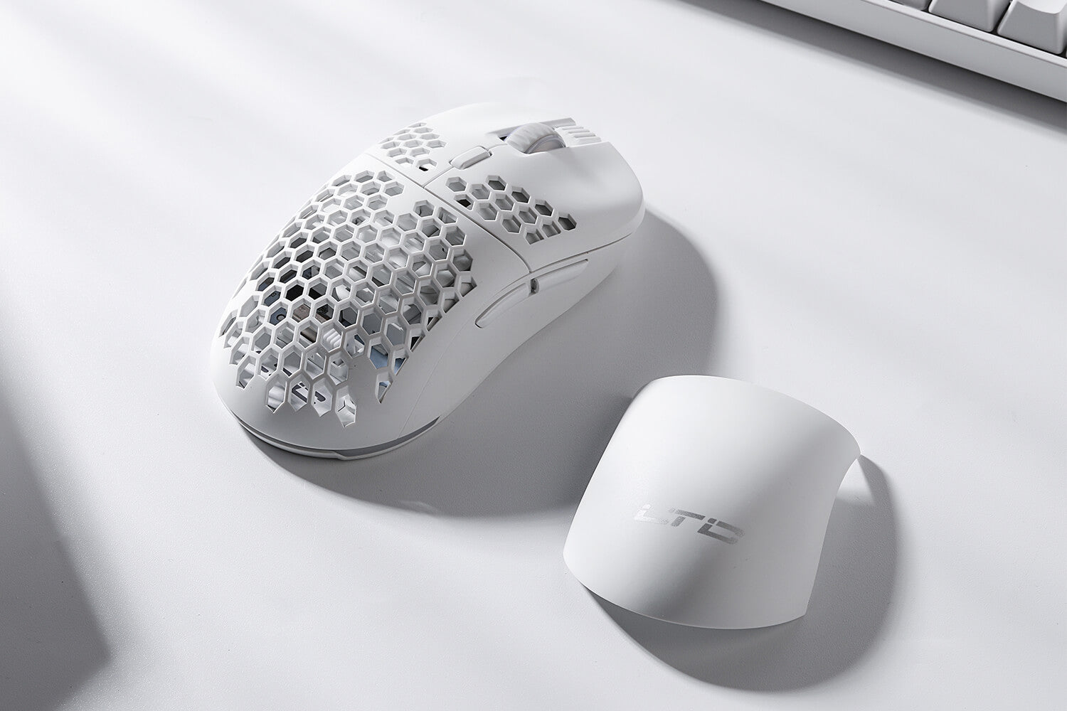 ltc ultra gaming mouse honeycomb shell