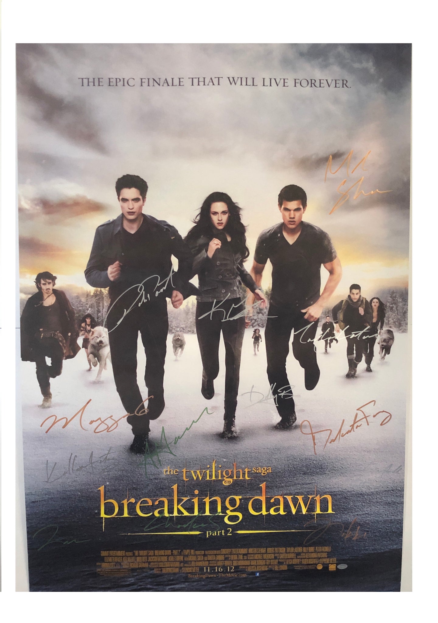 The Twilight Saga Breaking Dawn Part 2 Cast Autographed 27x40 Poster Score Authentics