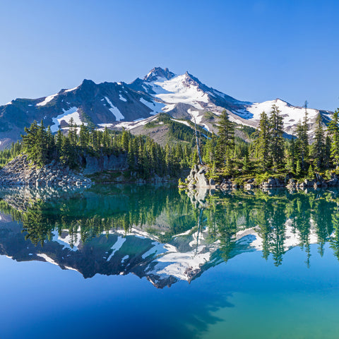 Mount Shasta Naturally Alkaline Spring Water Lake and Mountains