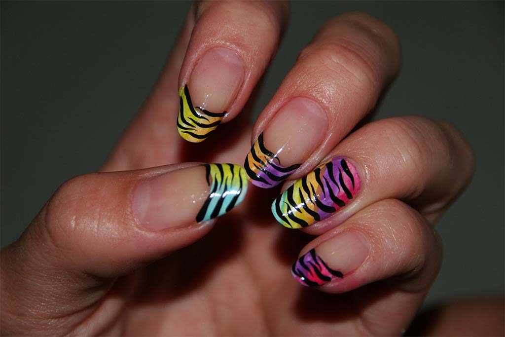 How to Do Zebra Print on Nails