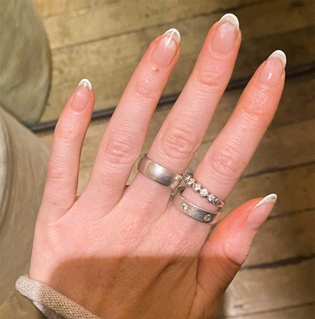 How to Do a Micro-french Manicure?