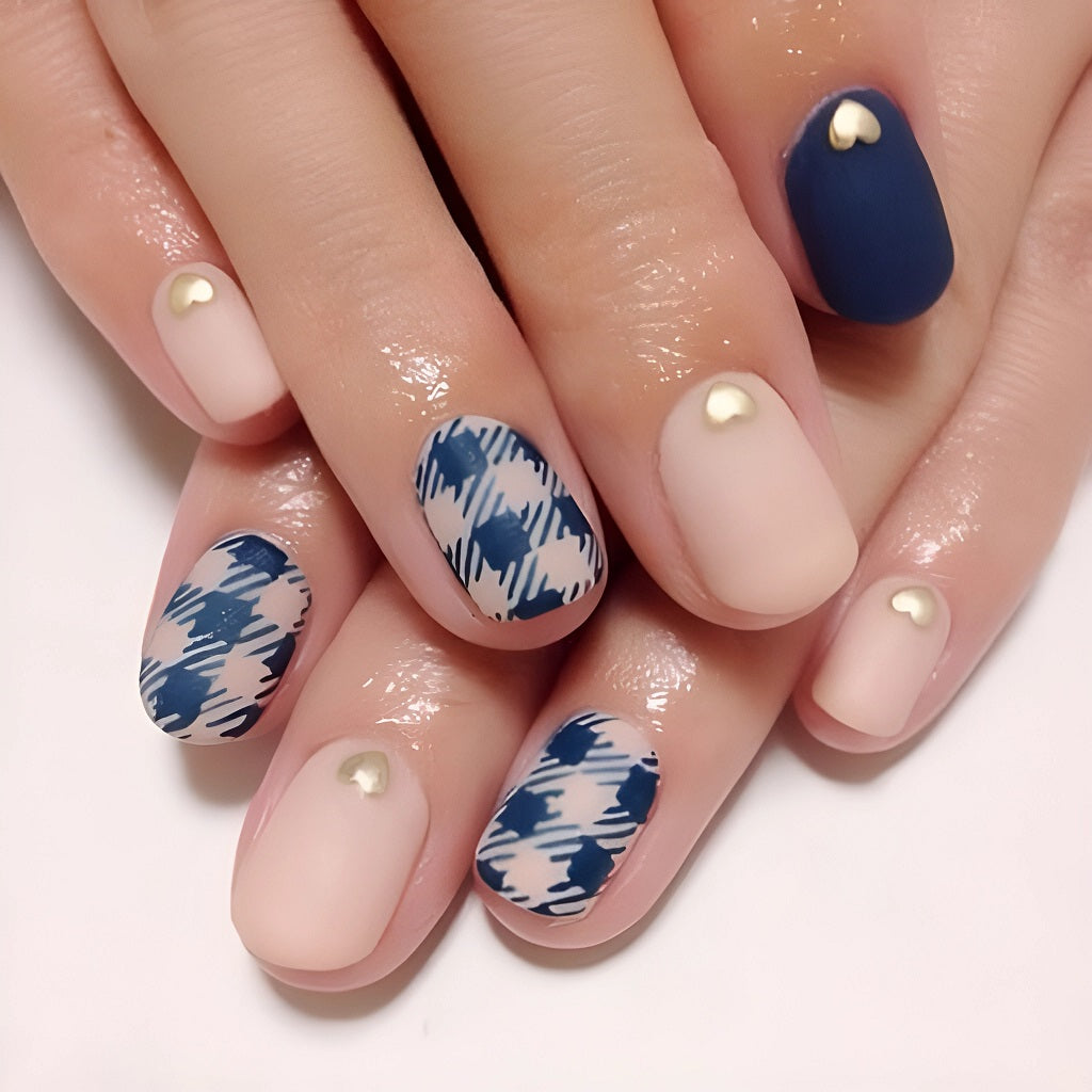 Shepherd’s Check Nails