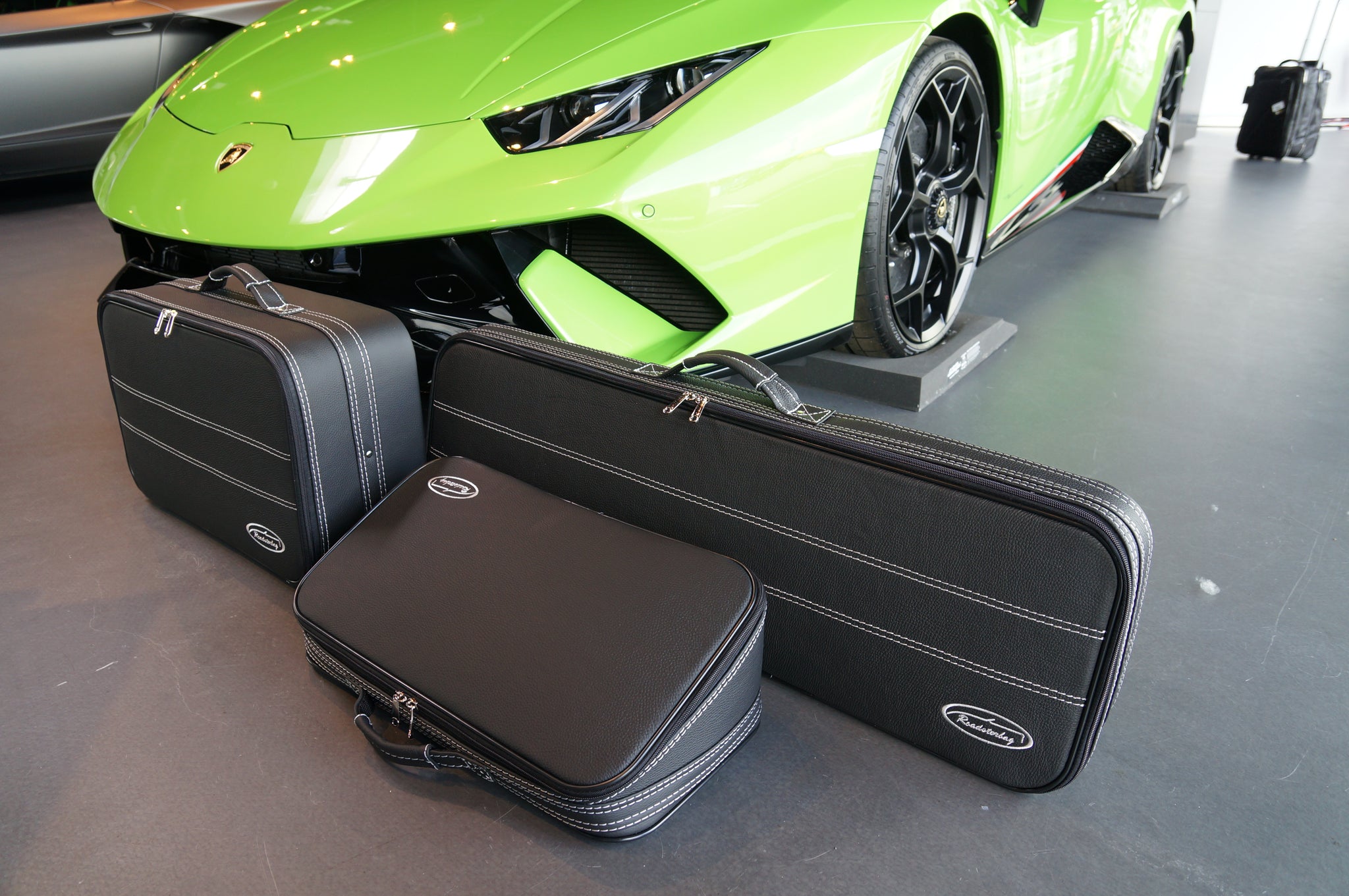 lamborghini huracan luggage