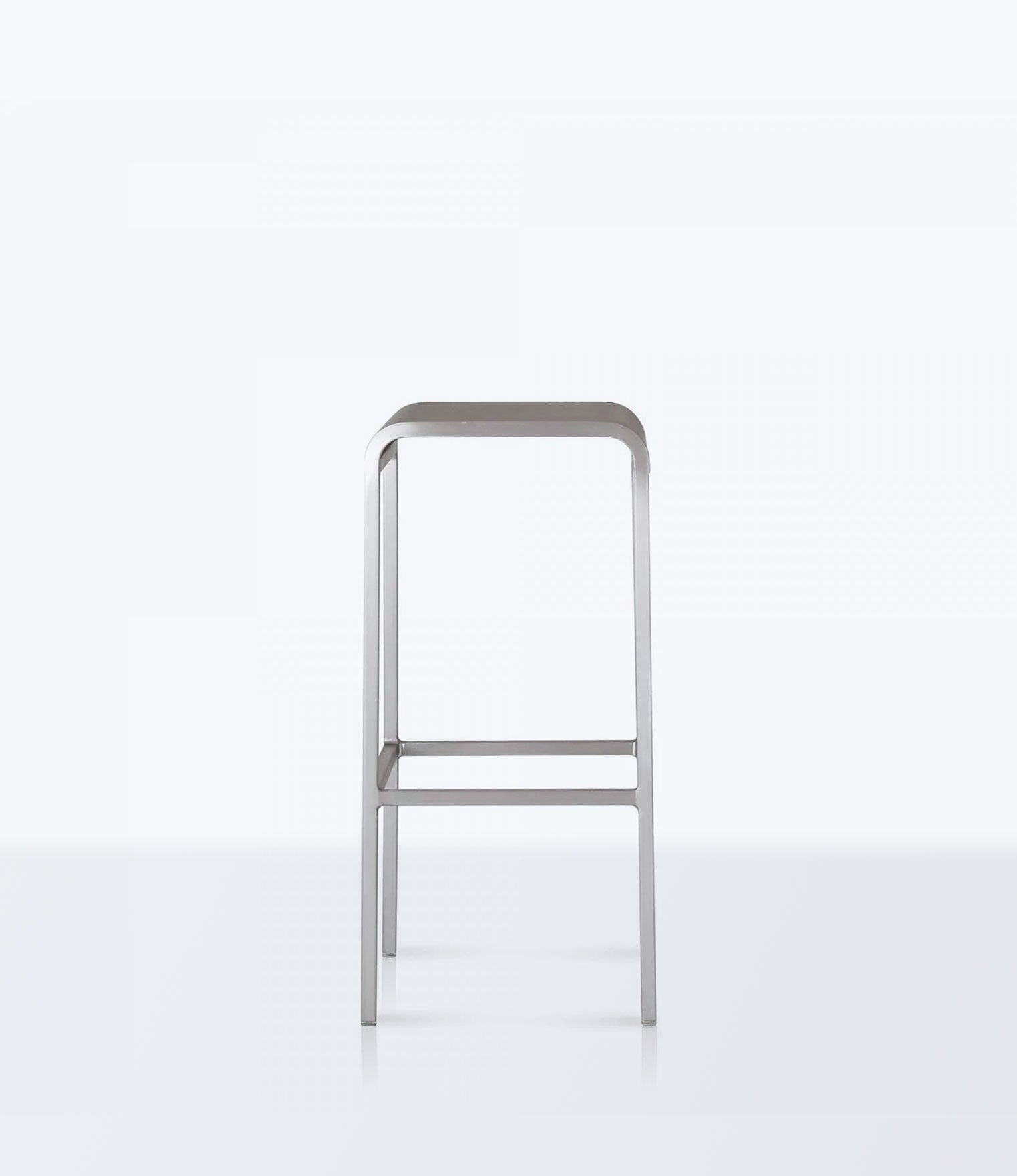 20-06 Recycled Barstool