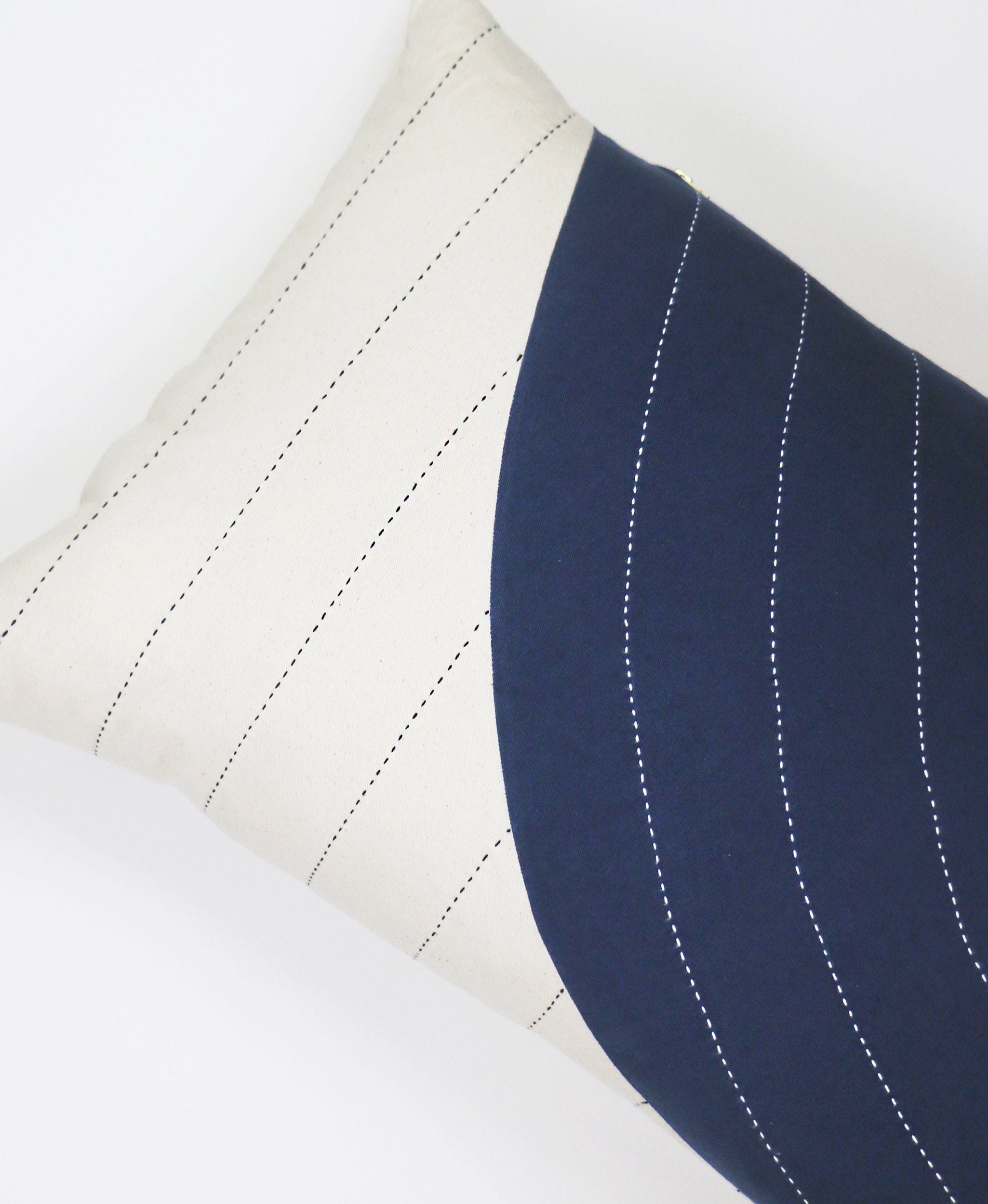 Curve Lumbar Pillow - Navy