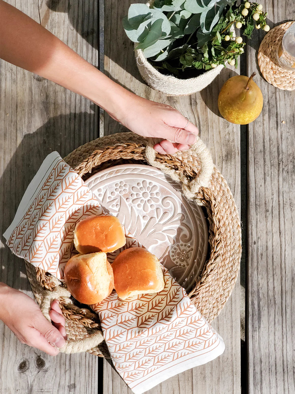 Bread Warmer + Basket with Tea Towel - Bird Round