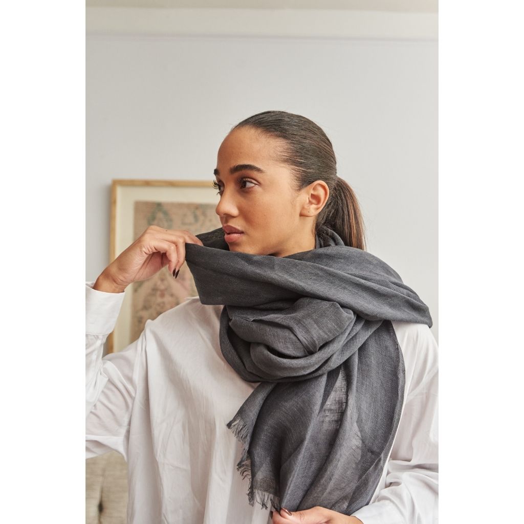 Charcoal Linen ScarfÂ