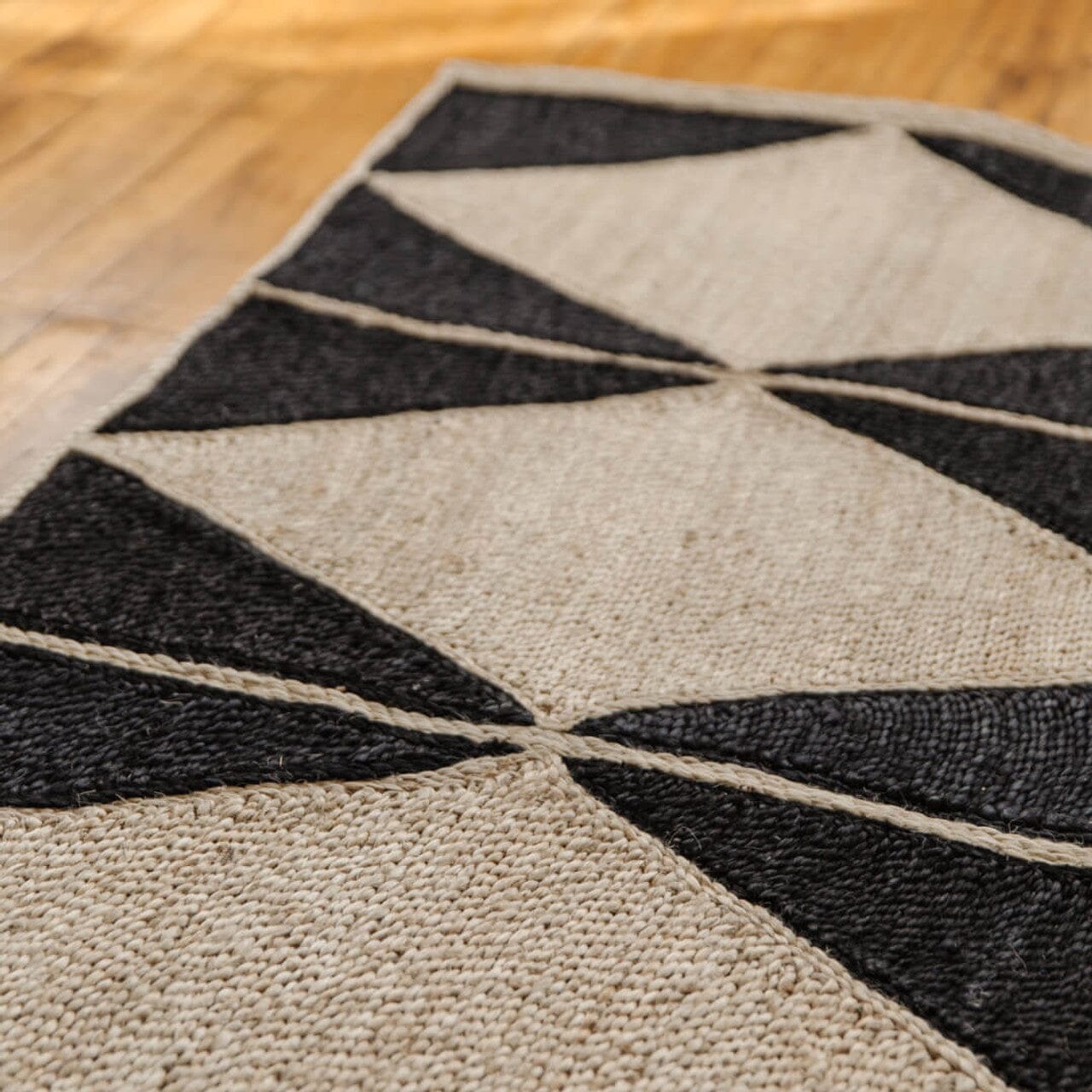 Diamond Jute Runner