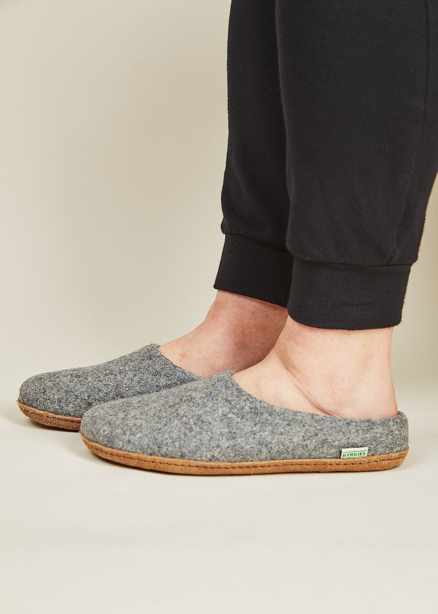 Men's Natural Sole Wide Wool Slippers