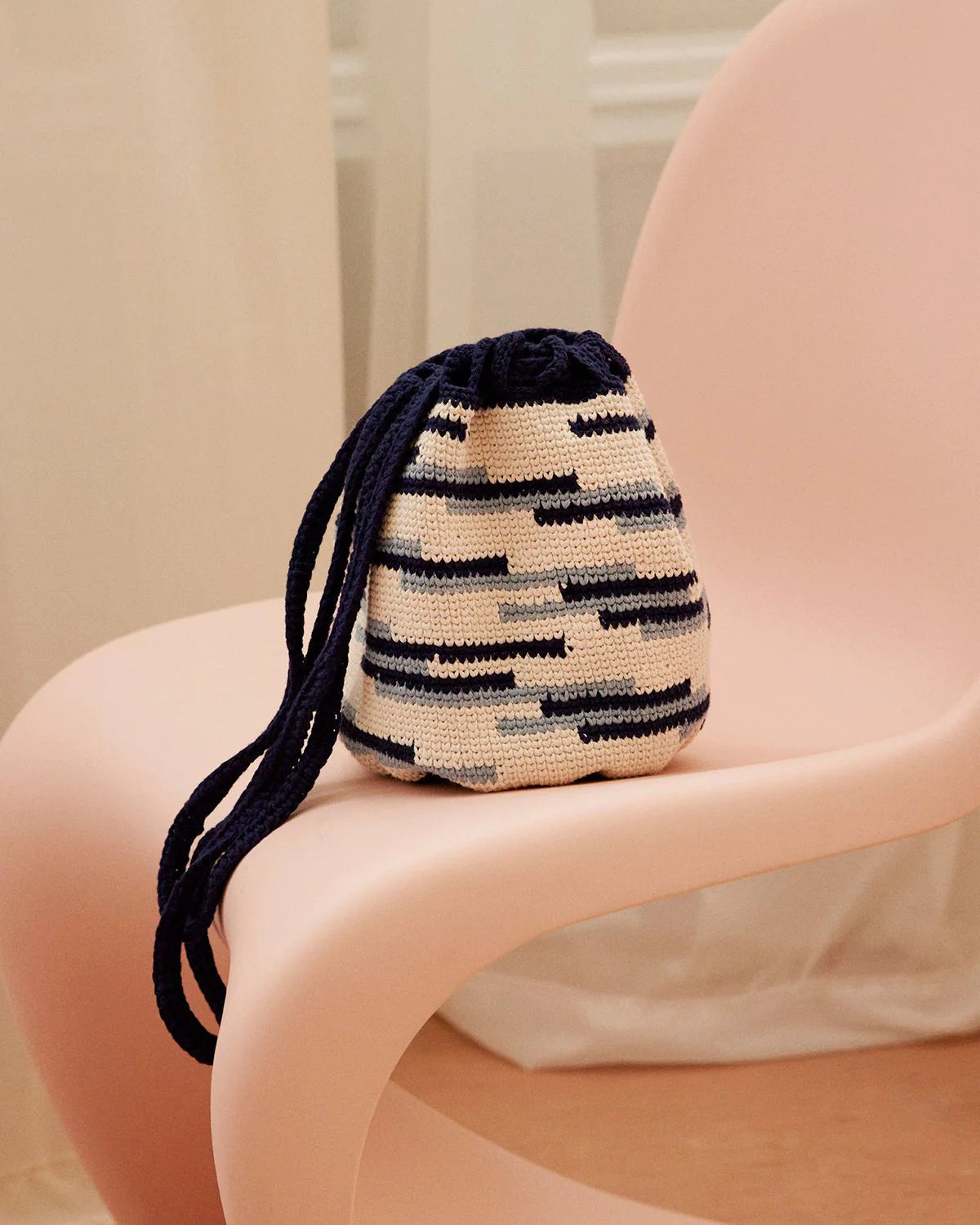 Menulis Crochet Bucket Bag