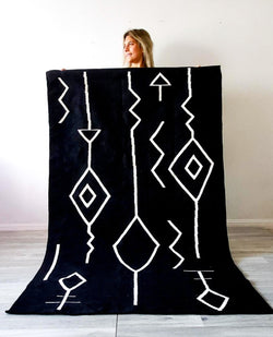 Mumo Toronto Black Nikkisarrows Handwoven Kilim Rug Mumo Toronto 