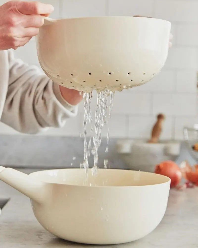 https://cdn.shopify.com/s/files/1/0012/6477/9327/t/164/assets/sustainable-kitchen-products-colander-1663285996710_1000x.jpg?v=1663285997