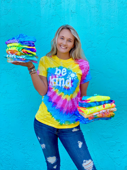 BE KIND MYSTERY TEE - Sunshine Sisters