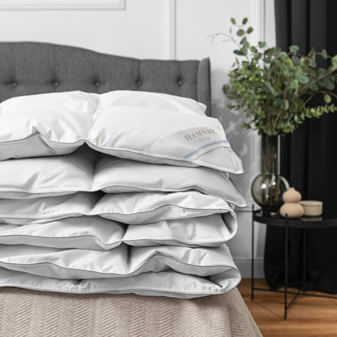 Hamvay-Láng comforter folded on a bed