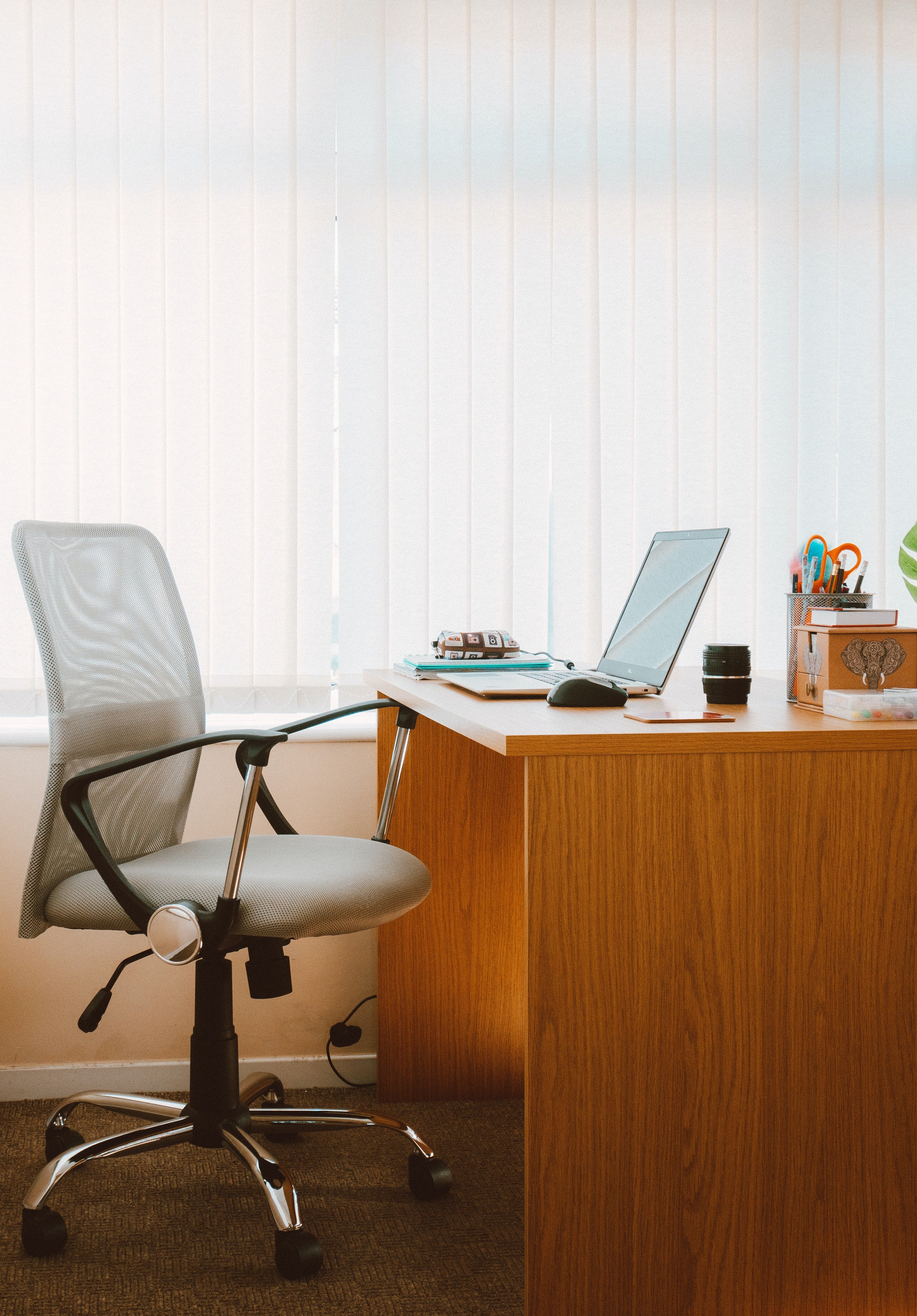 Mobilier de qualité pour un bureau moderne.