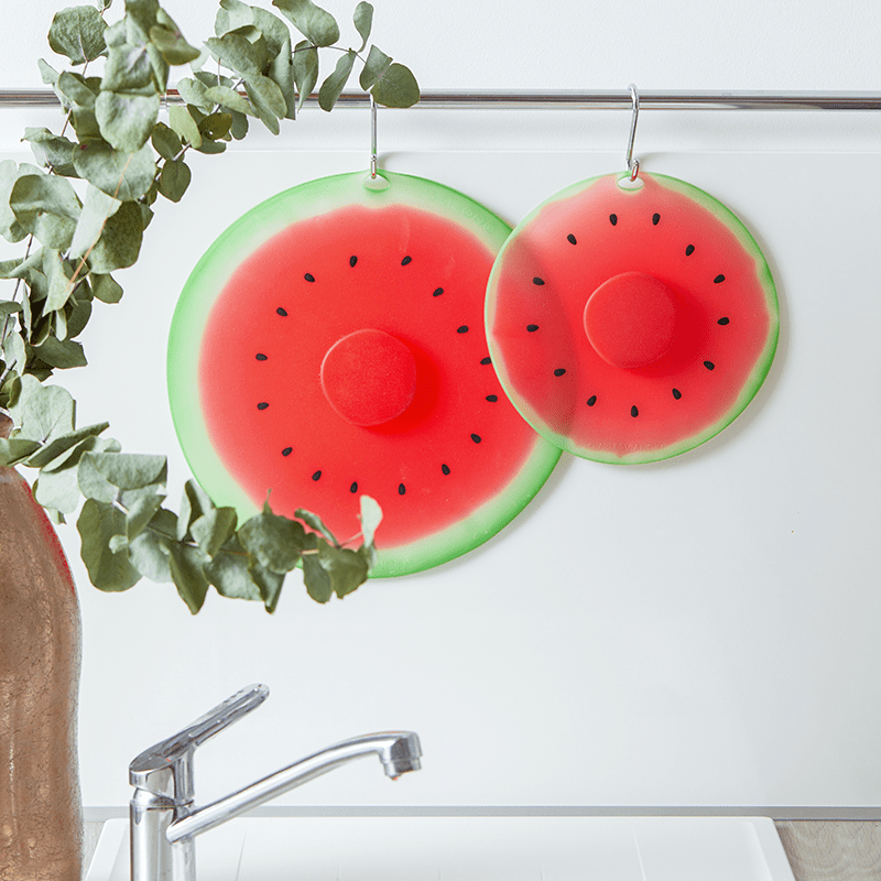 https://cdn.shopify.com/s/files/1/0012/7071/0307/files/charles-viancin-silicone-lids-covers-charles-viancin-watermelon-lid-31045409964067.png?v=1696095638&width=900