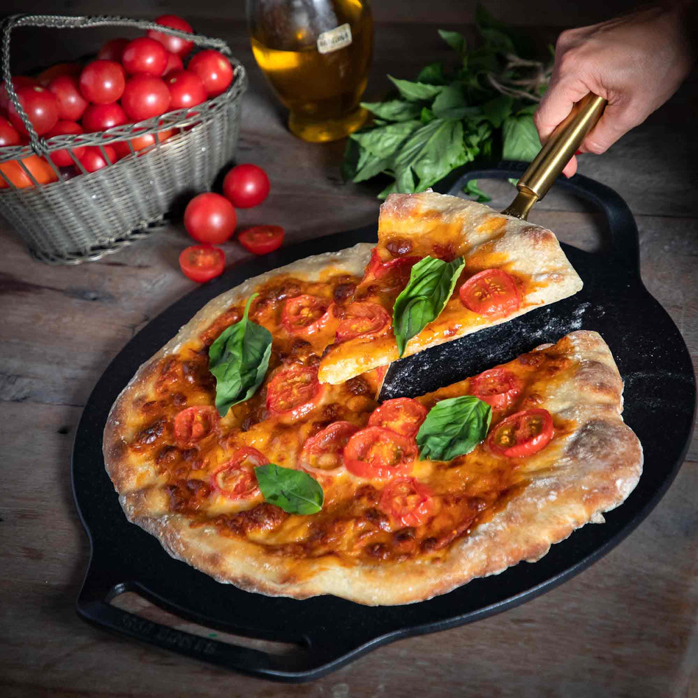 Victoria Cast Iron Pizza Pan/Comal - 12 inch with Long Handle and Help –  Kooi Housewares