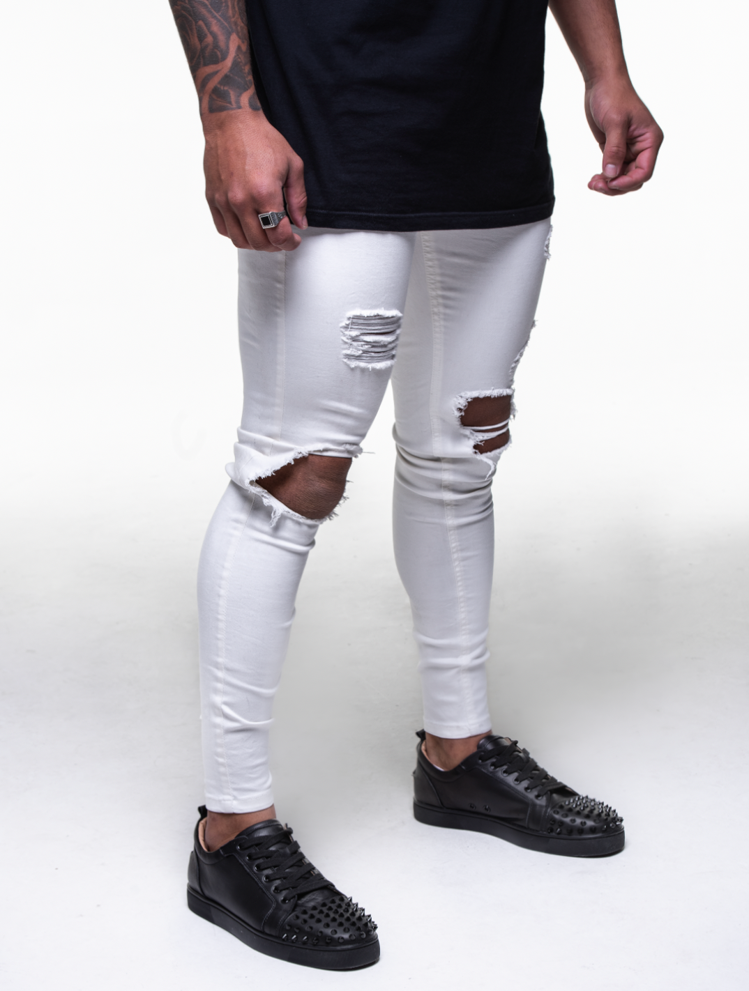 DIAMOND WHITE RIPPED JEANS – The Above Club