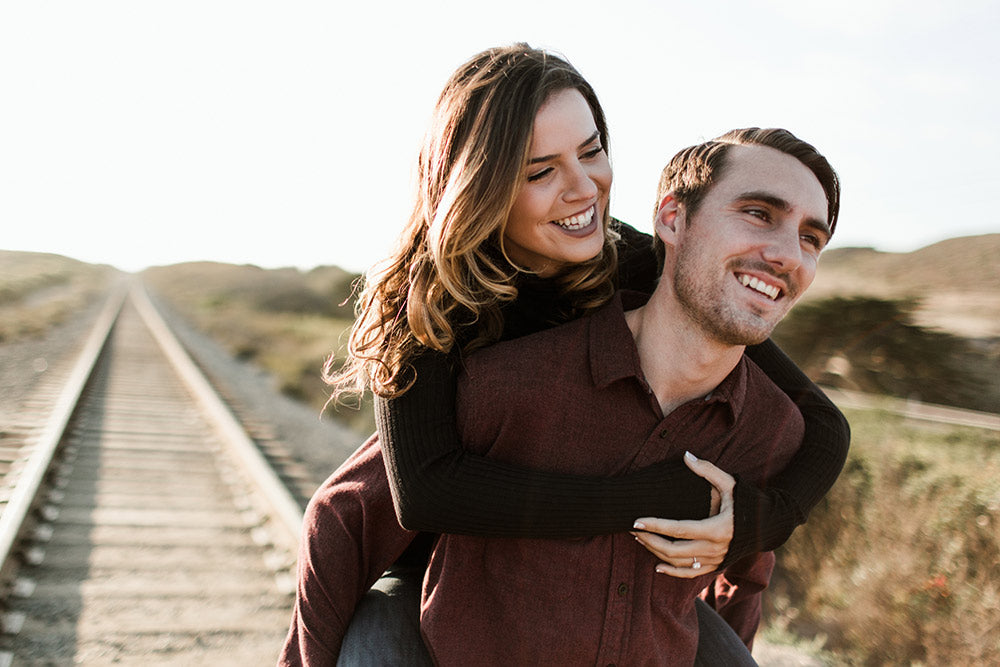 21 Must-Know Secrets to Treat a Woman Right & Make Her Love Being with You