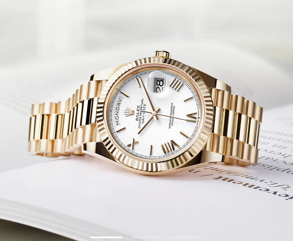 Rolex gold classic watches can be the best man gifts.the best mens watch on the book.product picture of best gifts for men.classic mens watch in yellow gold. Rolex best mens watch of all time.