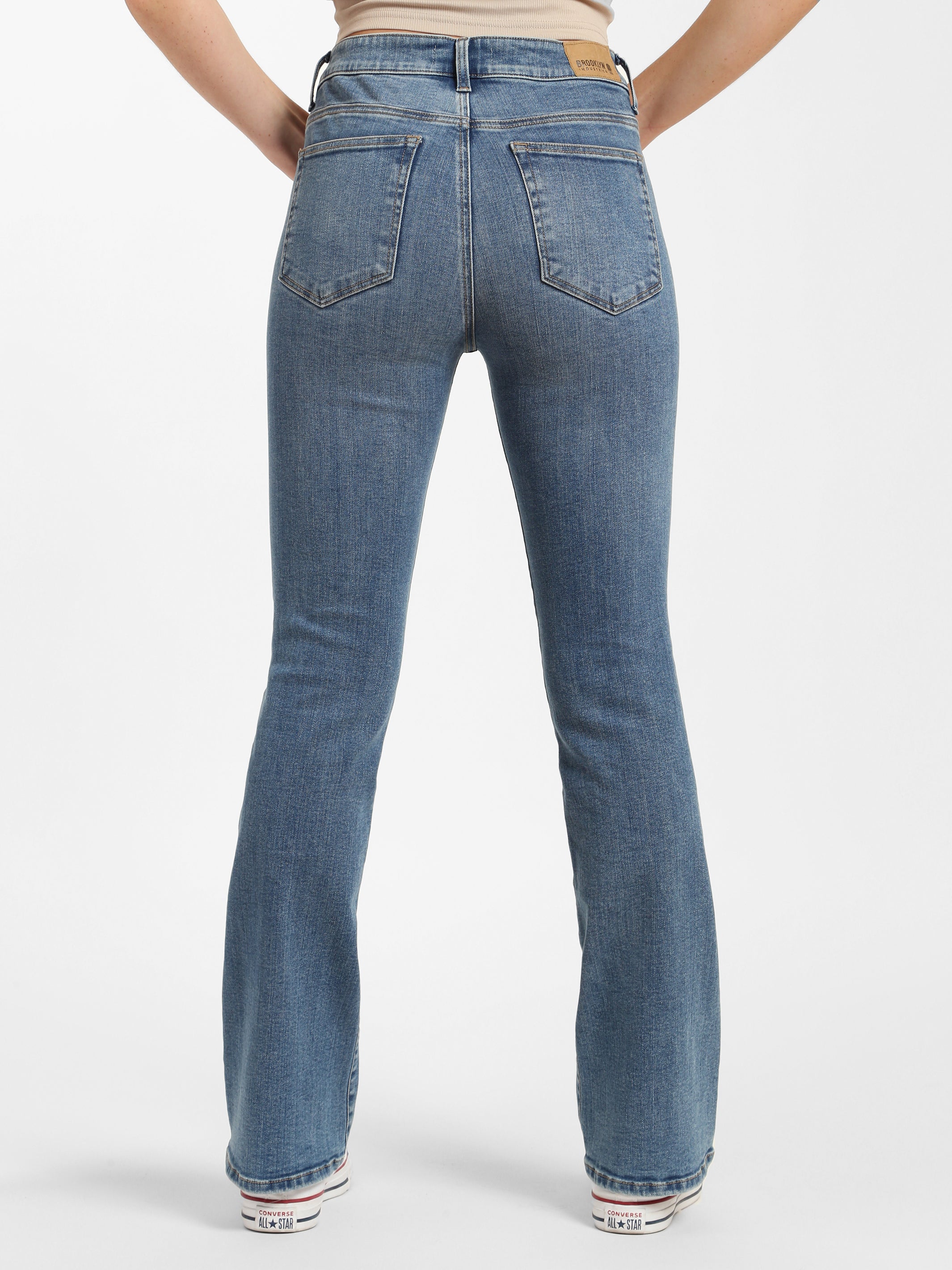 Metro Flare Jeans in Mid Denim