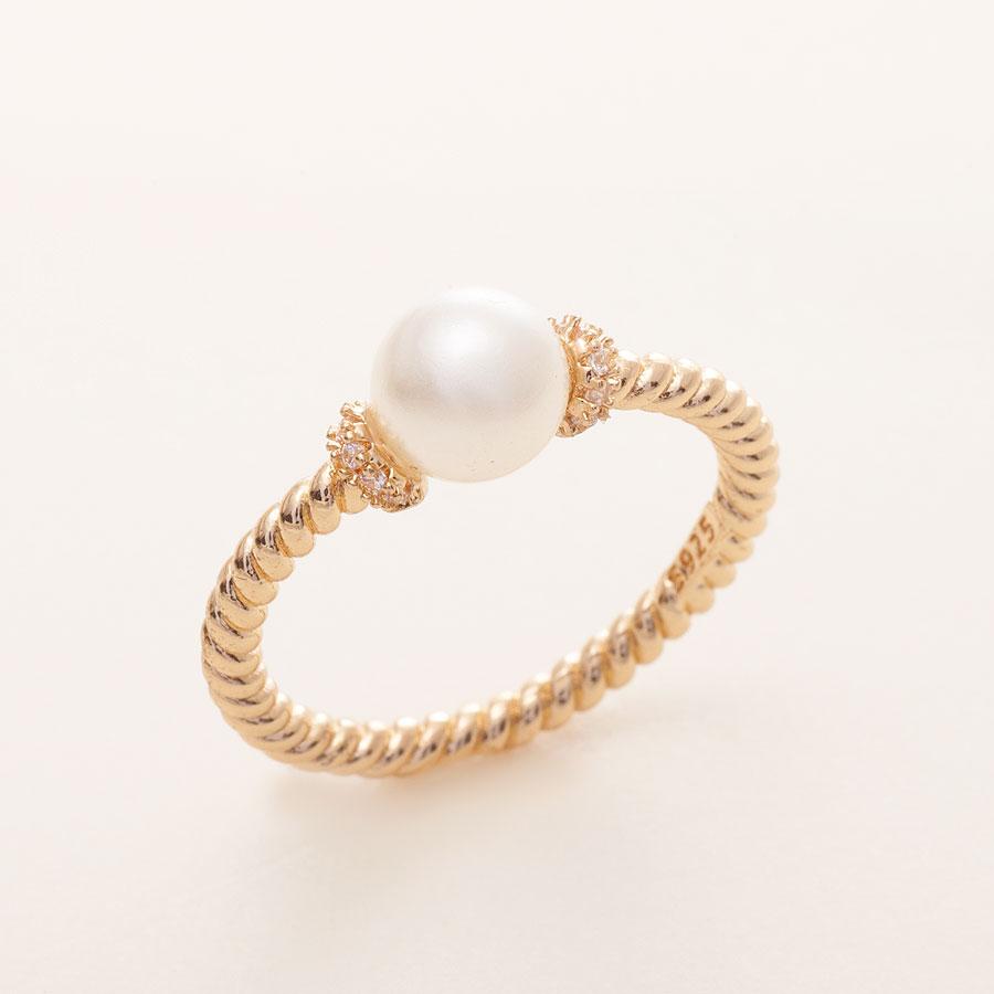 pearl-engagement-ring