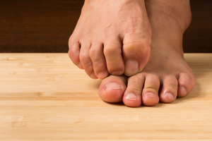 home remedies for dry itchy feet