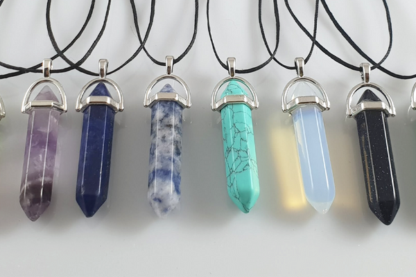 Natural Quartz Crystal Point Chakra Healing Gemstone Pendant Necklace Stone  Gift | eBay