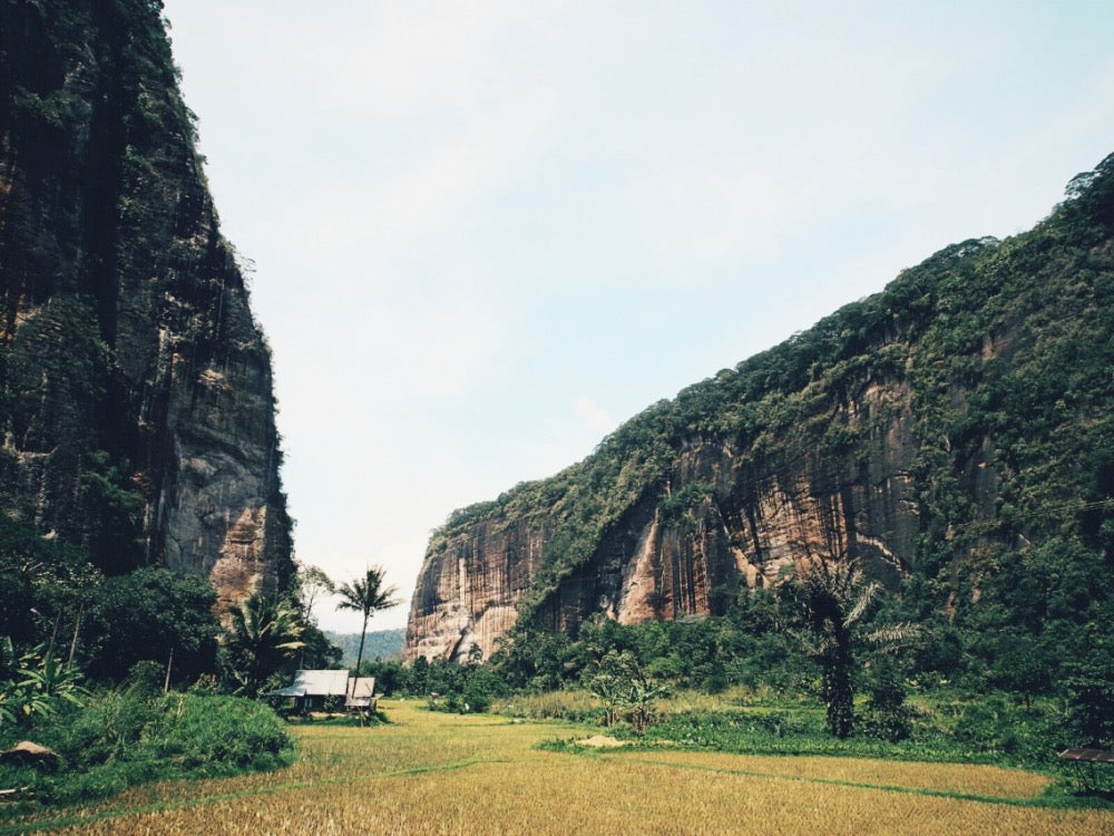 Valle Harau Valley (Indonesia) LOS 10 VALLES MÁS ALUCINANTES DEL MUNDO