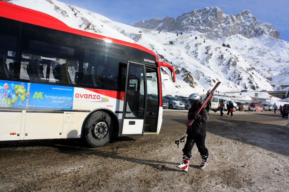 transporte uller autobus formigal