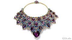 The Duchess of Windsor’s bib-style necklace