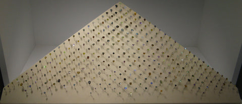 The 296 gems of the Aurora Pyramid of Hope as exhibited in the Natural History Museum in London under natural light - By Waerloeg (talk) - Own work, CC BY-SA 3.0, https://commons.wikimedia.org/w/index.php?curid=5495710