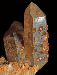 Spessertine Garnets By Parent Géry - Own work, CC BY-SA 3.0, https://commons.wikimedia.org/w/index.php?curid=18174701