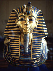 Golden funeral mask of king Tutankhamun - By Jon Bodsworth - http://www.egyptarchive.co.uk/html/cairo_museum_54.html, Copyrighted free use, https://commons.wikimedia.org/w/index.php?curid=1843275