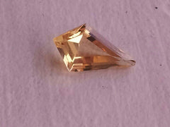 Yellow Topaz - By Pithecanthropus4152 - Own work, CC BY-SA 4.0, https://commons.wikimedia.org/w/index.php?curid=40568944
