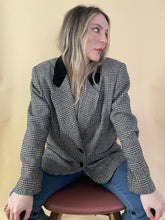 Load image into Gallery viewer, Oversize Tweed Blazer
