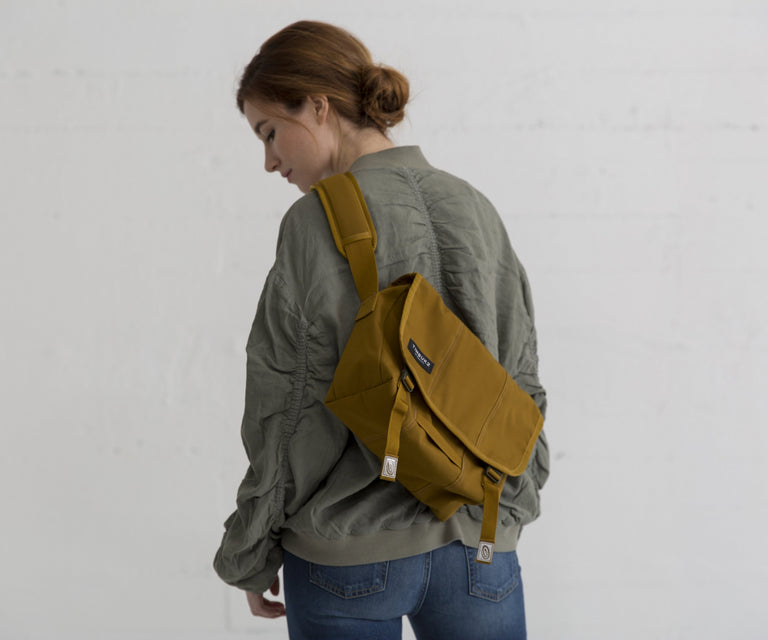 lightweight messenger bag