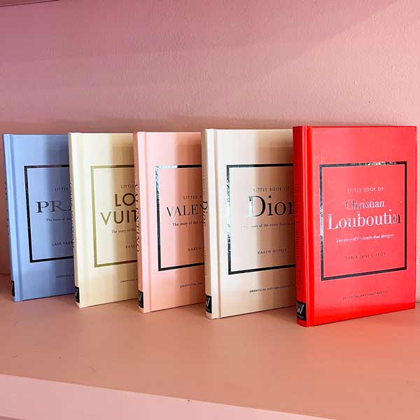 Little book of Louis Vuitton (Version française) - L'histoire d'une maison  de mode mythique - relié - Karen Homer, Véronique Valentin, Livre tous les  livres à la Fnac