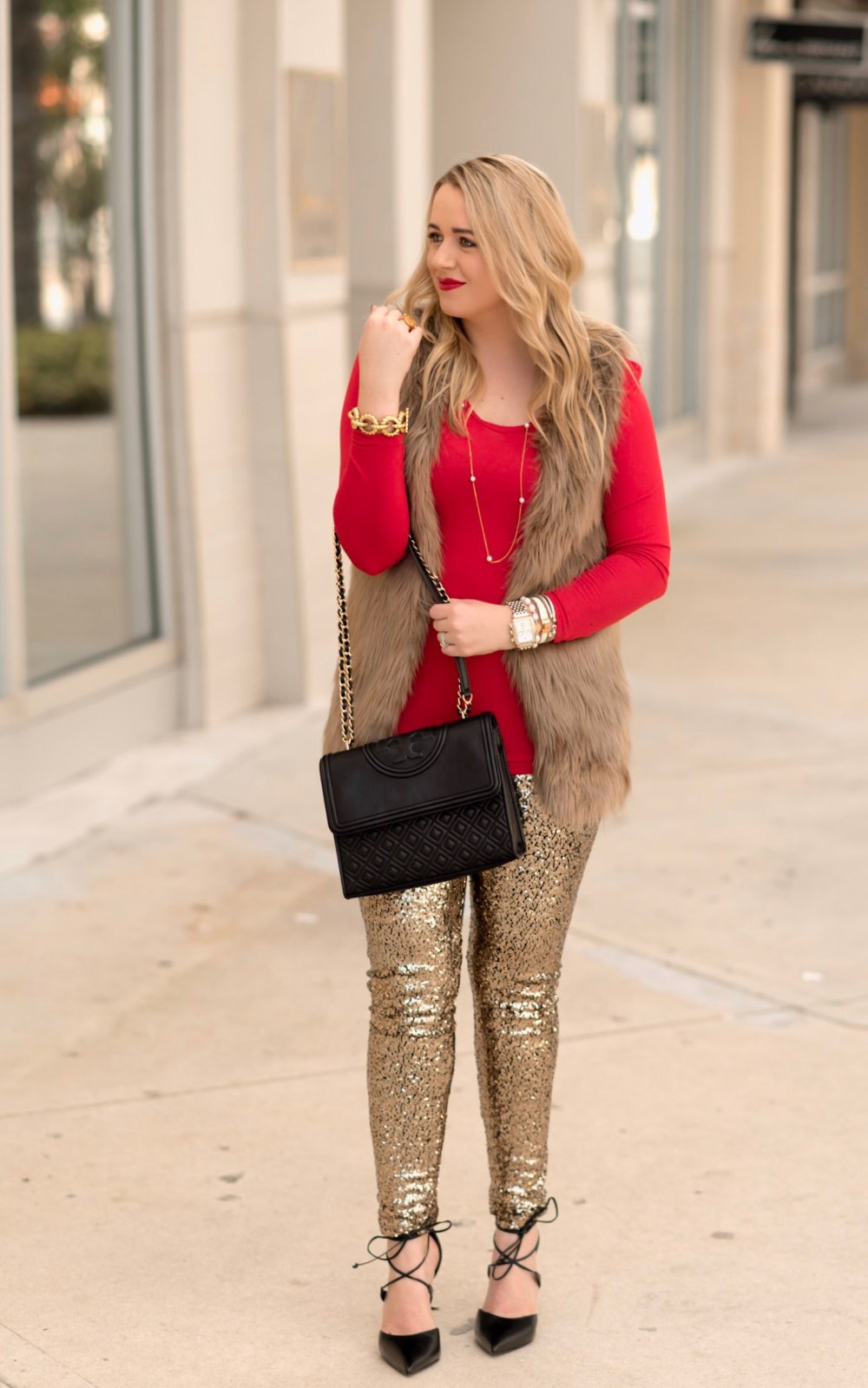 How To Wear Gold Leggings? – solowomen