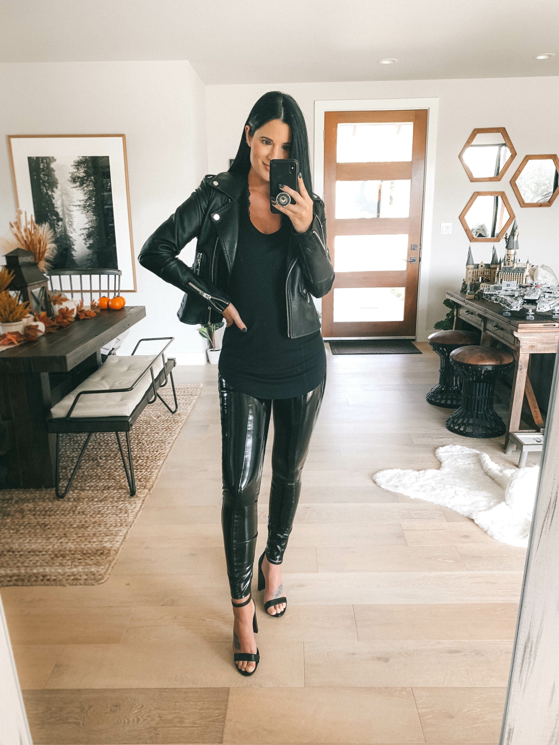 Black Leather Leggings with Black Chunky Leather Ankle Boots Outfits (2  ideas & outfits)