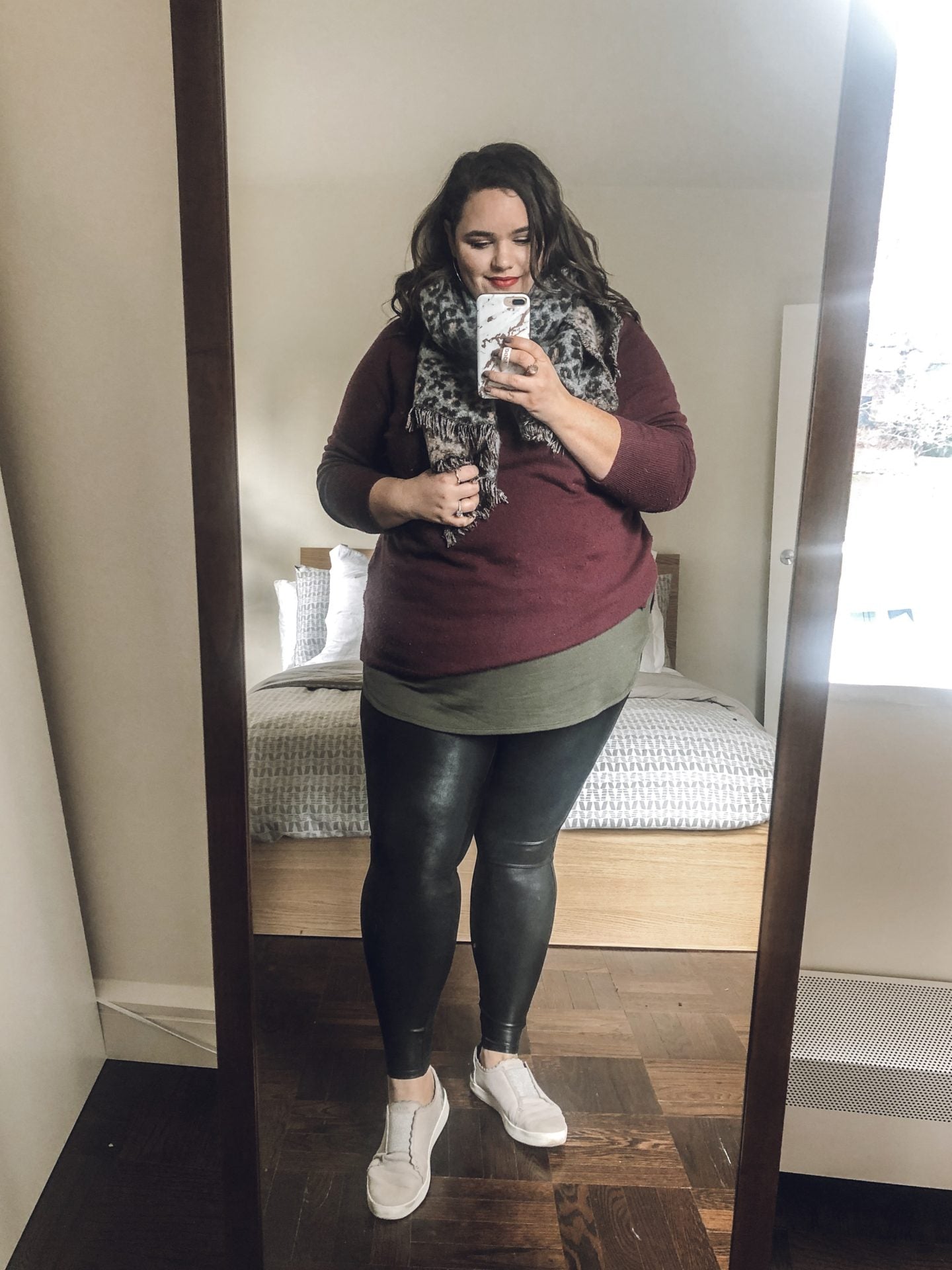 How To Style Faux Leather Leggings Plus Size? – solowomen