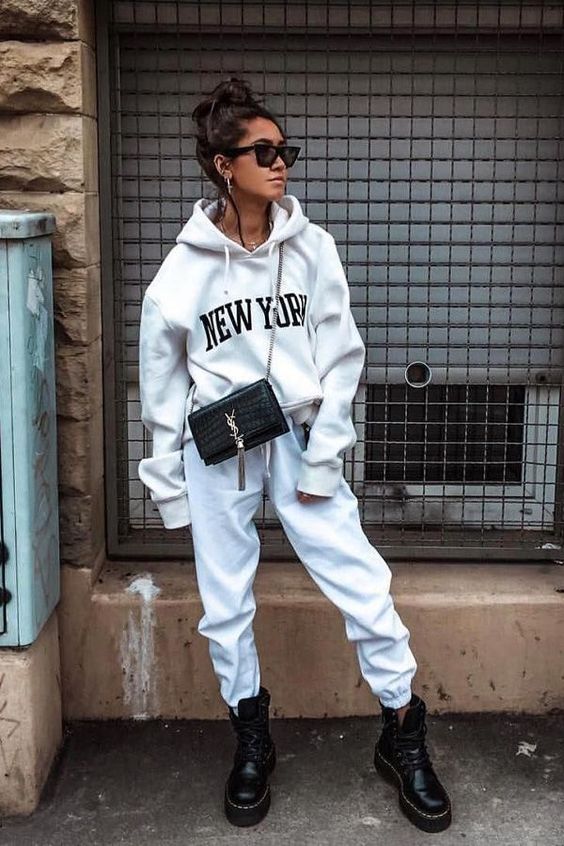 How To Style Sweatpants And Hoodie? – solowomen