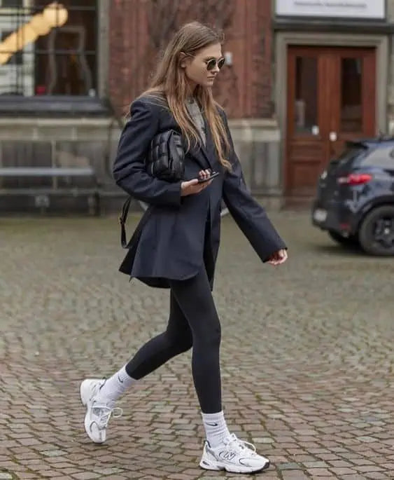 How To Wear Socks With Leggings And Sneakers? – solowomen