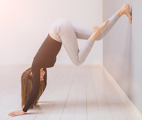 how to do a wall handstand to get big biceps at home