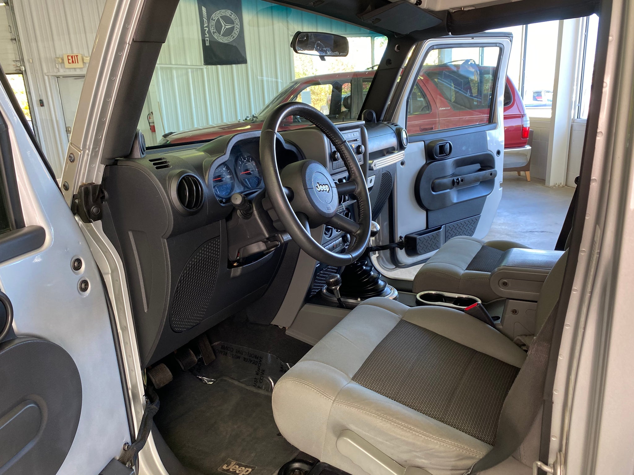 2009 Jeep Wrangler Unlimited 4WD Manual - ShiftedMN