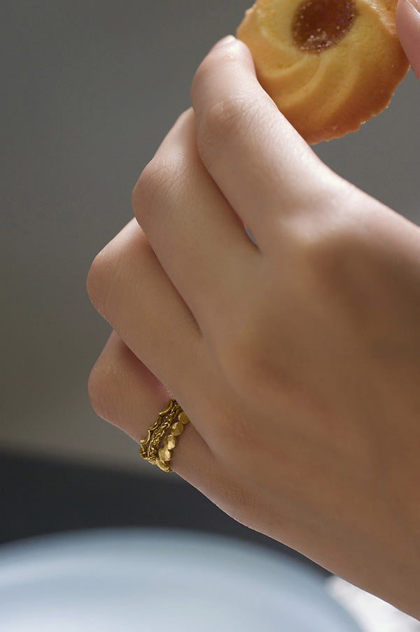 １つだけでも視線を集める ｢Pinky Ring｣ – ileava jewelry