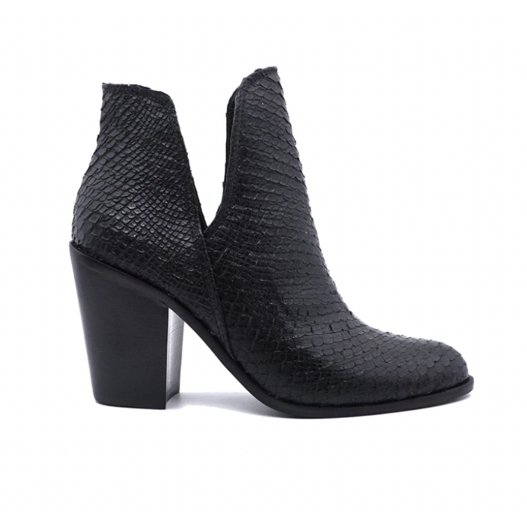 Gattinara Textured Block Heel Booties (Black)