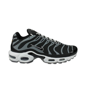 all black air max plus men's