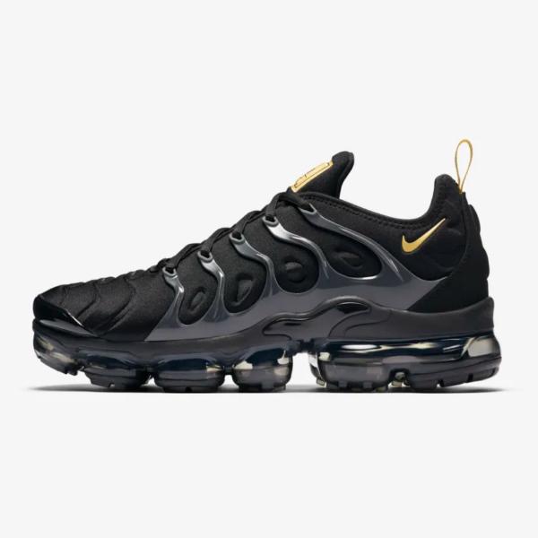 nike vapormax plus black and gold