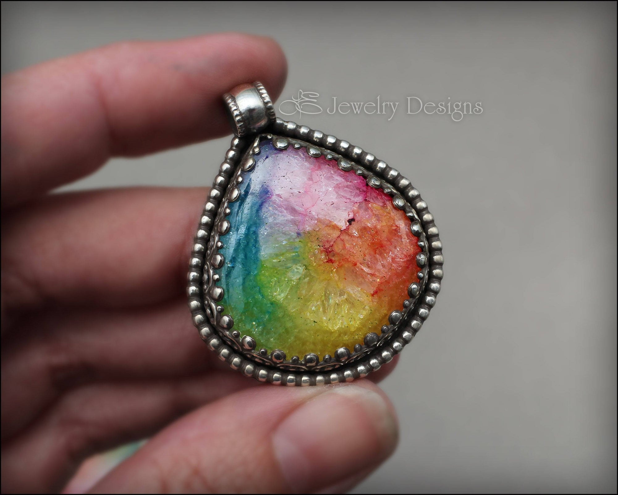 rib Voordracht residu Solar Rainbow Quartz - Necklace #4 | LE Jewelry Designs